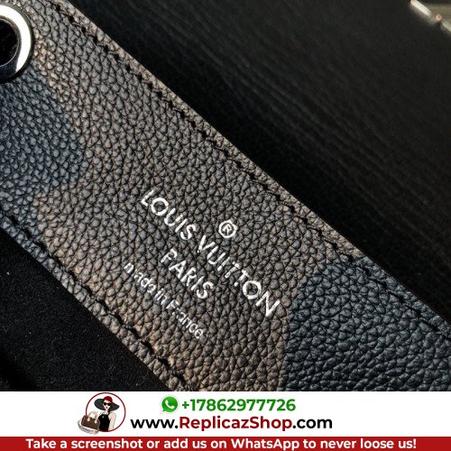 Louis Vuitton Favorite - Image 7