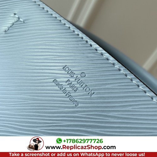 Louis Vuitton Tote - Image 9