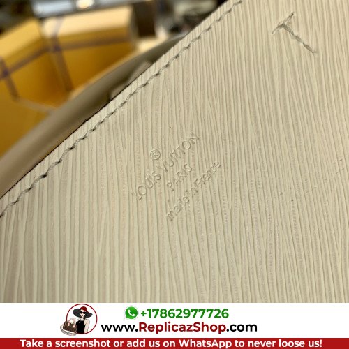 Louis Vuitton Tote - Image 8