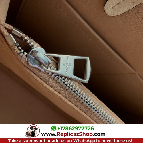 Louis Vuitton Tote - Image 10