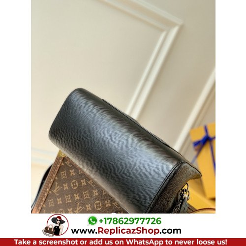 Louis Vuitton Tote - Image 4