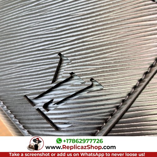 Louis Vuitton Tote - Image 5