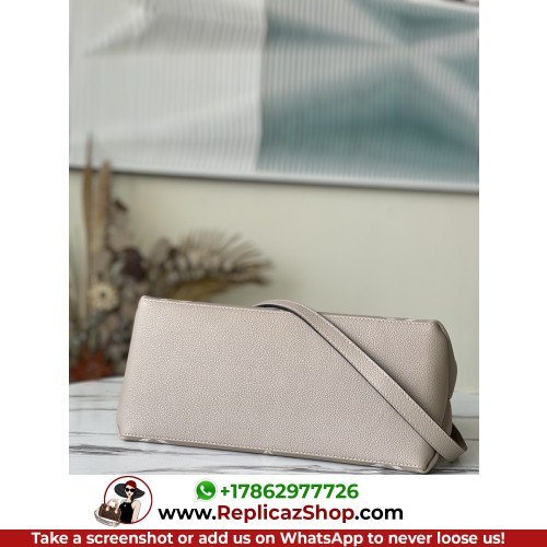 Louis Vuitton Tote - Image 2