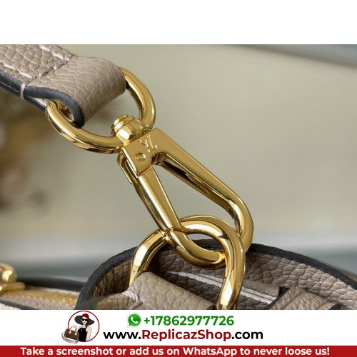 Louis Vuitton Tote - Image 3