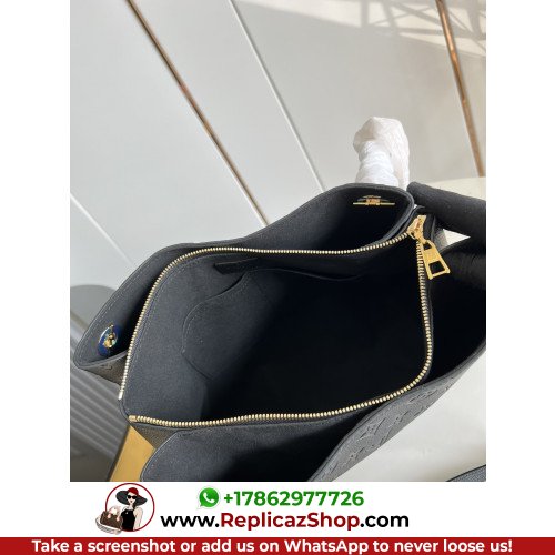 Louis Vuitton Tote - Image 4