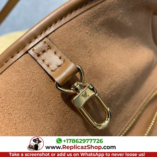 Louis Vuitton Tote - Image 4