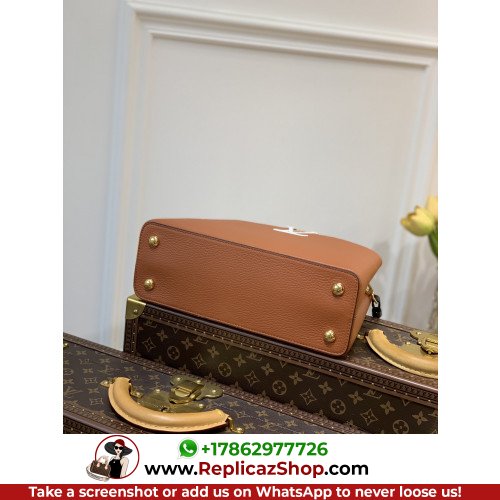 Louis Vuitton Capucines - Image 3