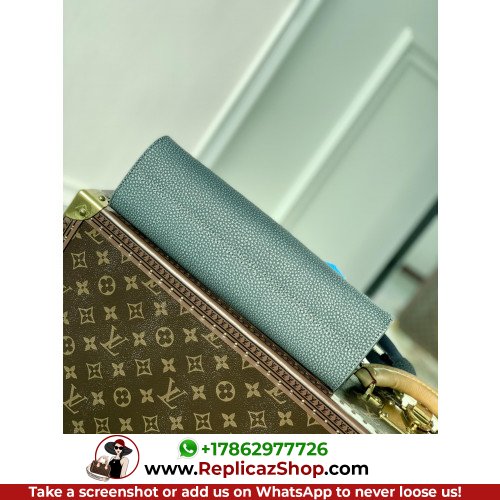 Louis Vuitton Wallet - Image 10