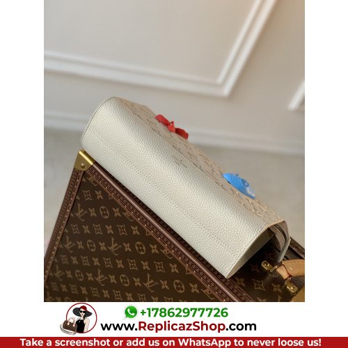 Louis Vuitton Wallet - Image 4