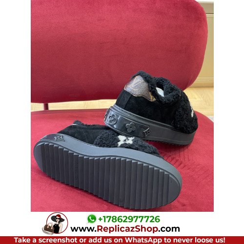 Louis Vuitton Low Top Sneakers - Image 2