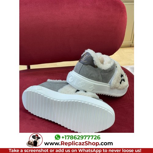 Louis Vuitton Low Top Sneakers - Image 10