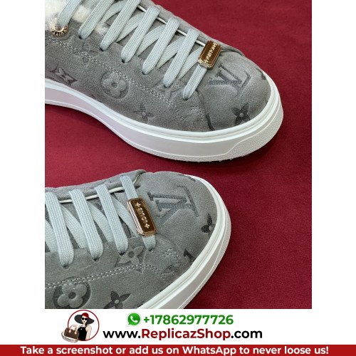 Louis Vuitton Low Top Sneakers - Image 7