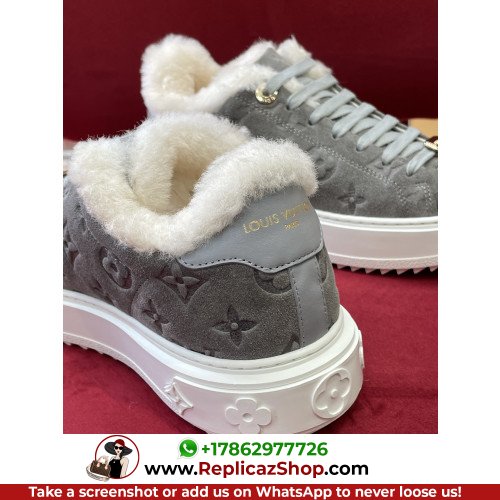 Louis Vuitton Low Top Sneakers - Image 9