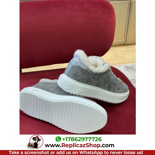 Louis Vuitton Low Top Sneakers - Image 10