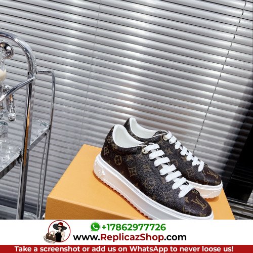 Louis Vuitton Low Top Sneakers - Image 3