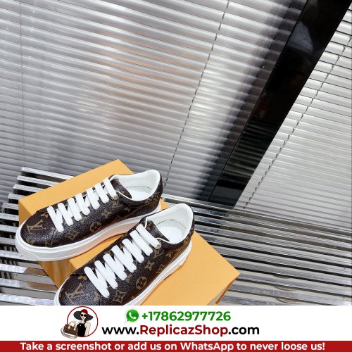 Louis Vuitton Low Top Sneakers - Image 4