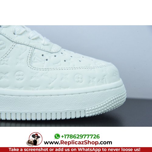 Louis Vuitton Low Top Sneakers - Image 12