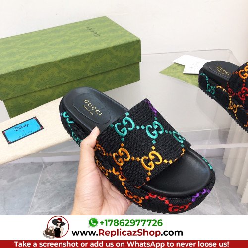 Gucci Sandals & Sliders - Image 3