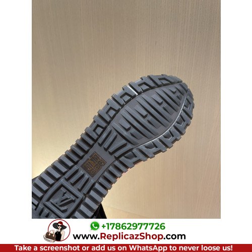 Louis Vuitton Low Top Sneakers - Image 2