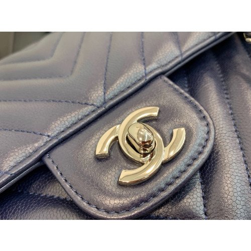 Chanel Flap Bag 25cm (Medium) - Image 9