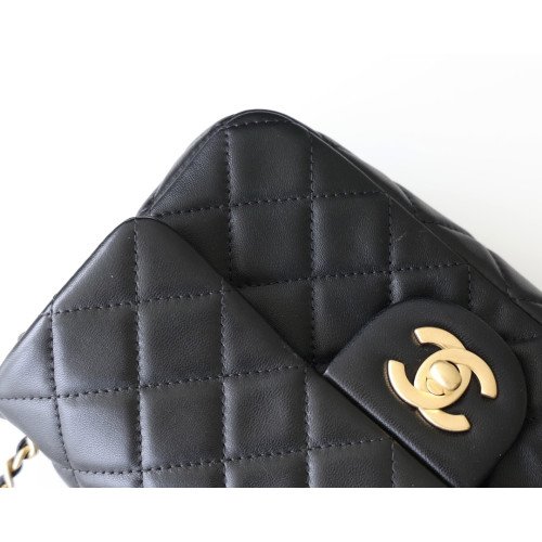 Chanel Flap Bag 20cm (Mini) - Image 10