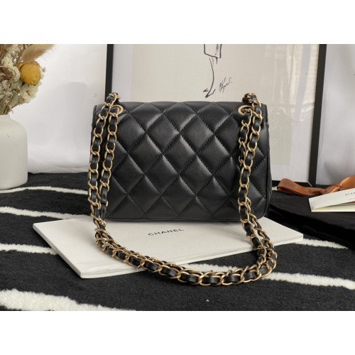 Chanel Flap Bag 20cm (Mini) - Image 4