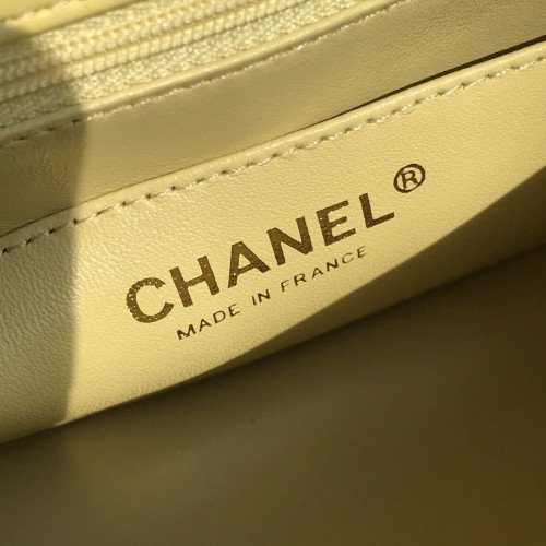 Chanel Flap Bag 17cm (Mini) - Image 9
