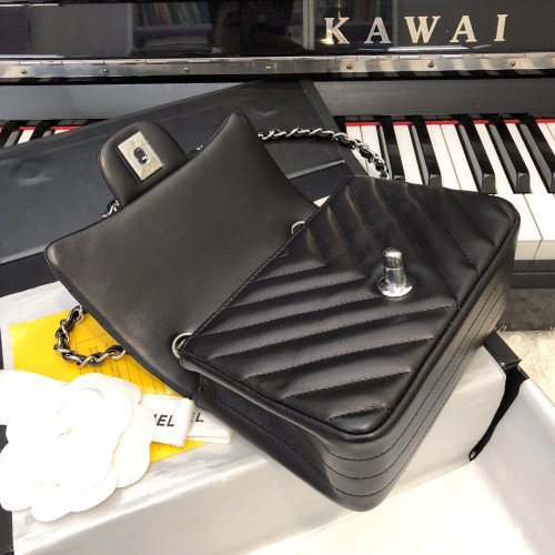 Chanel Flap Bag 17cm (Mini) - Image 7