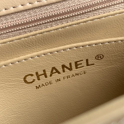 Chanel Flap Bag 17cm (Mini) - Image 4