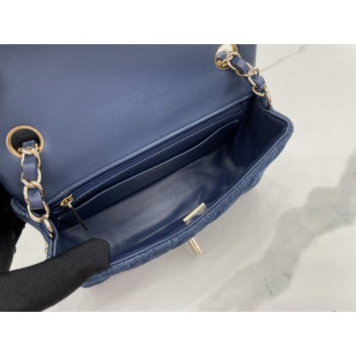 Chanel Flap Bag 20cm (Mini) - Image 5