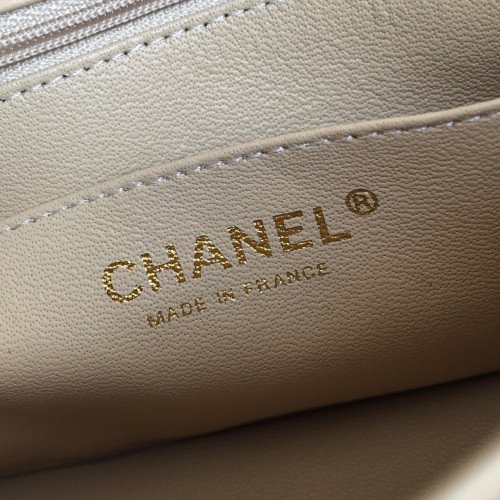 Chanel Flap Bag 20cm (Mini) - Image 8