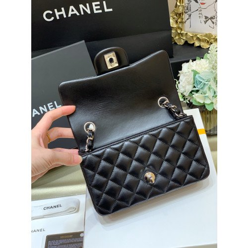 Chanel Flap Bag 20cm (Mini) - Image 10