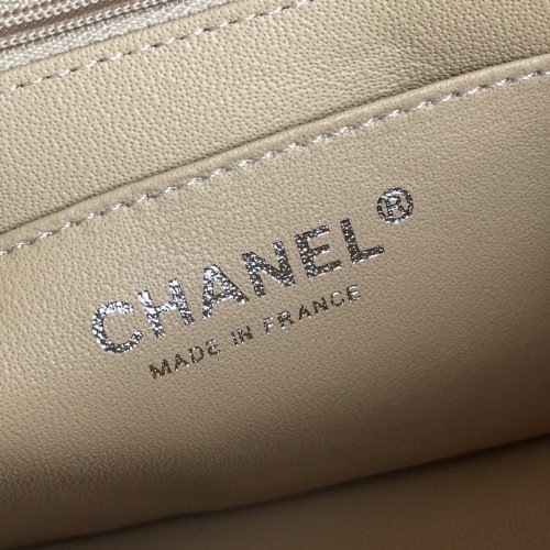Chanel Flap Bag 20cm (Mini) - Image 4