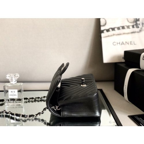 Chanel Flap Bag 20cm (Mini) - Image 2