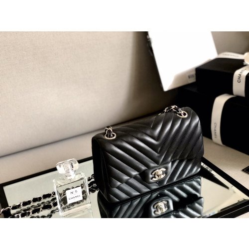 Chanel Flap Bag 20cm (Mini) - Image 6