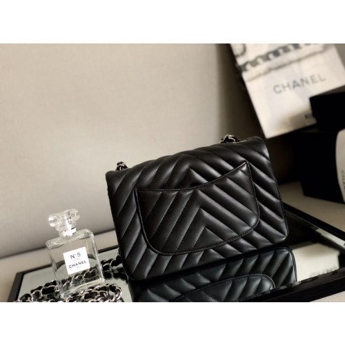Chanel Flap Bag 20cm (Mini) - Image 9