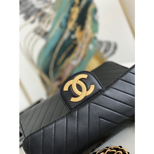 Chanel Flap Bag 30cm (Jumbo) - Image 10