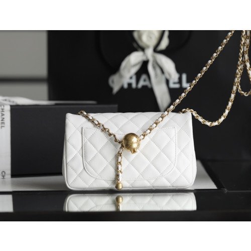 Chanel Flap Bag 20cm (Mini) - Image 4