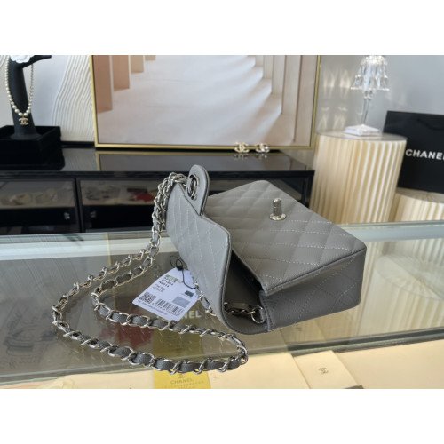 Chanel Flap Bag 20cm (Mini) - Image 2