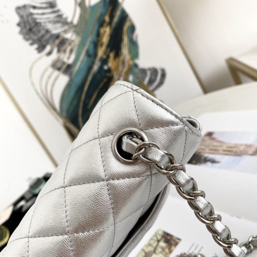 Chanel Flap Bag 20cm (Mini) - Image 2