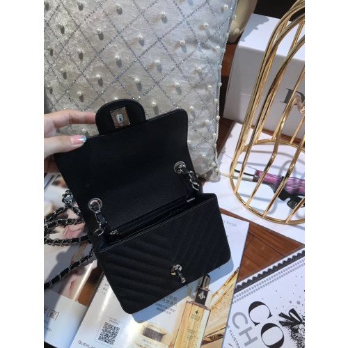 Chanel Flap Bag 17cm (Mini) - Image 4