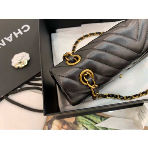 Chanel Flap Bag 25cm (Medium) - Image 4