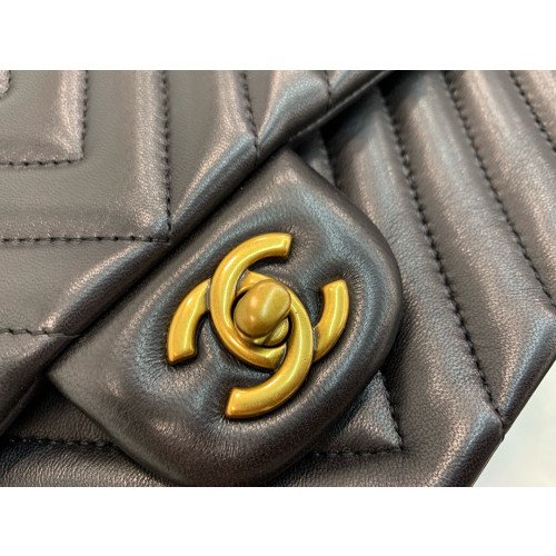 Chanel Flap Bag 25cm (Medium) - Image 5