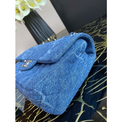 Chanel Flap Bag 25cm (Medium) - Image 4