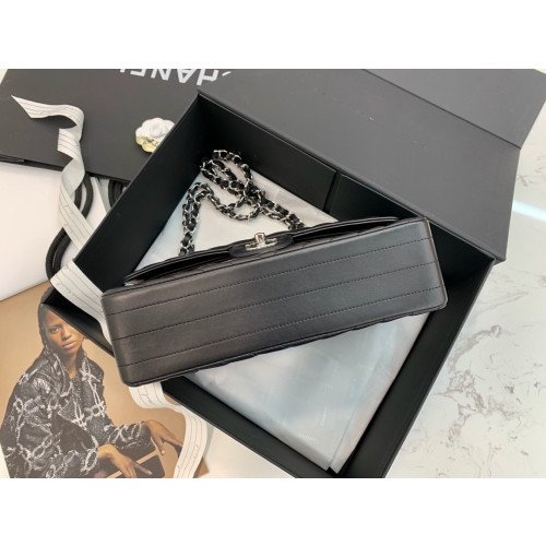 Chanel Flap Bag 25cm (Medium) - Image 7