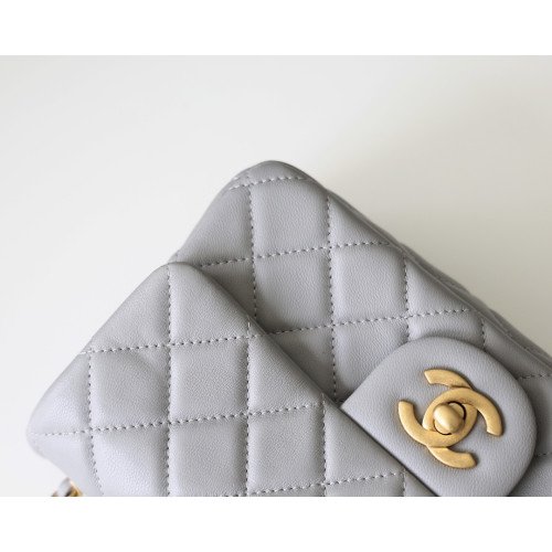 Chanel Flap Bag 20cm (Mini) - Image 2