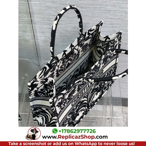 Dior Book Tote Large 42cm - Image 9