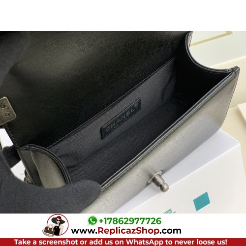 Chanel Boy Bag Lambskin 20cm Small Lushentic AAAAA grade replica - Image 4