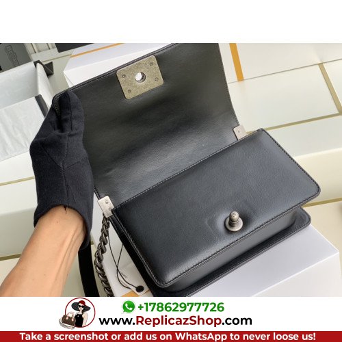 Chanel Boy Bag Lambskin 20cm Small Lushentic AAAAA grade replica - Image 9