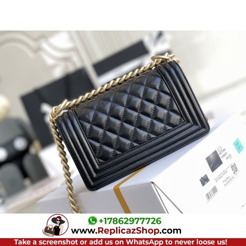 Chanel Boy Bag Lambskin 20cm Small Lushentic AAAAA grade replica - Image 4